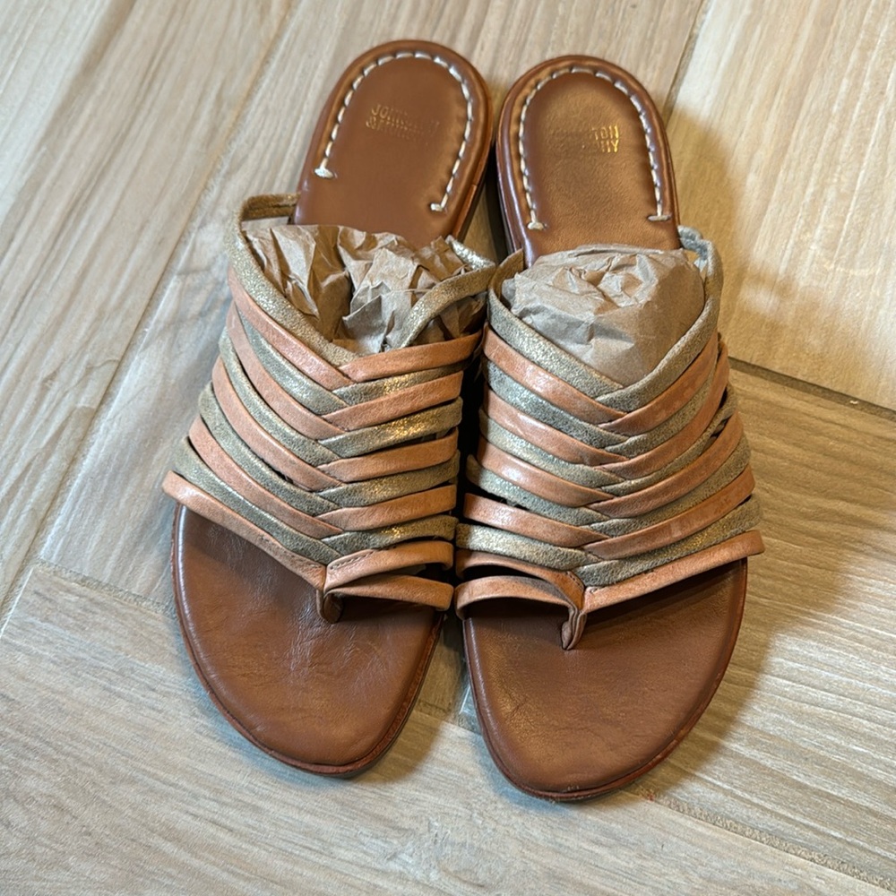 Johnston & Murphy Sandals 8